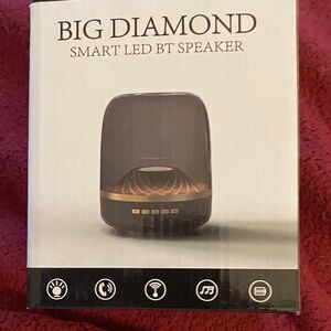 Diamond Supply Co. Black and Gold LED Bluetooth Speaker